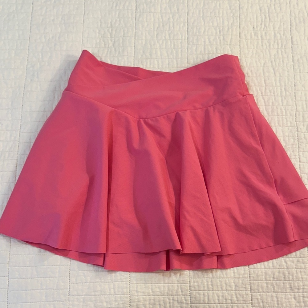 Old Navy Large Bubblegum Pink Active Skirt Built in shorts NWOT - Picture 2 of 7